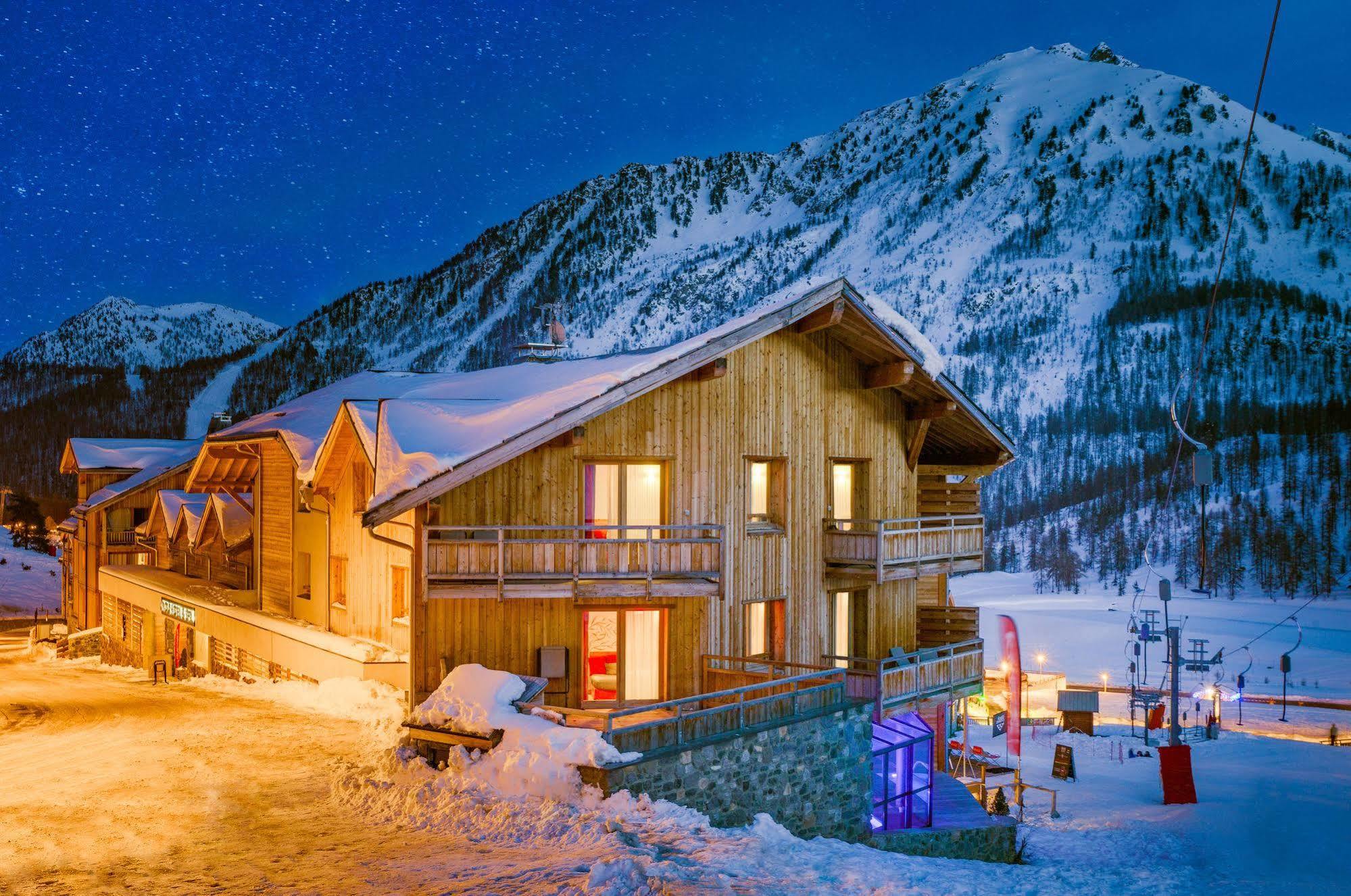 Anova Hotel & Spa Монженевр Экстерьер фото